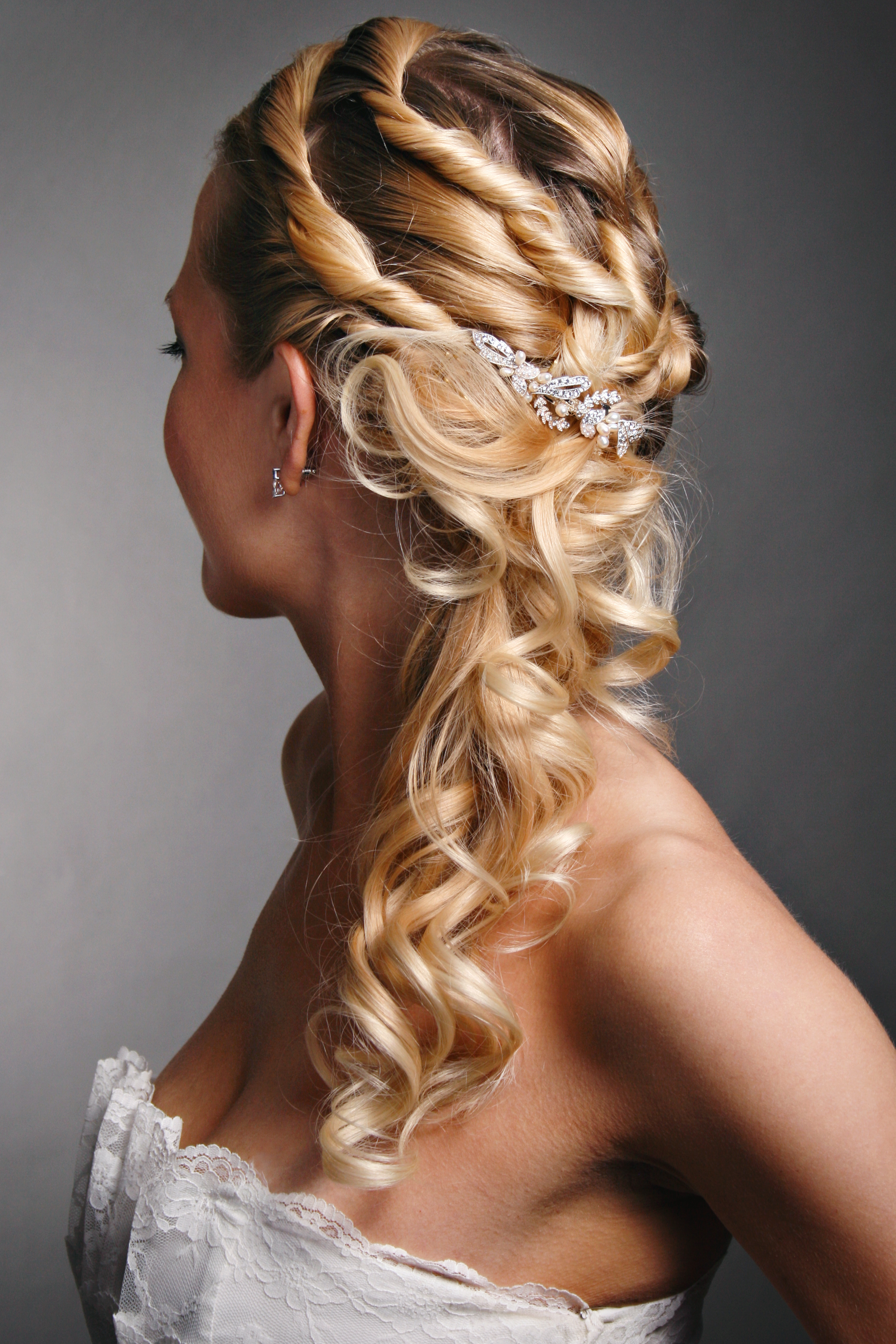 Wedding Hairstyles Side Ponytail Keeps this side ponytail